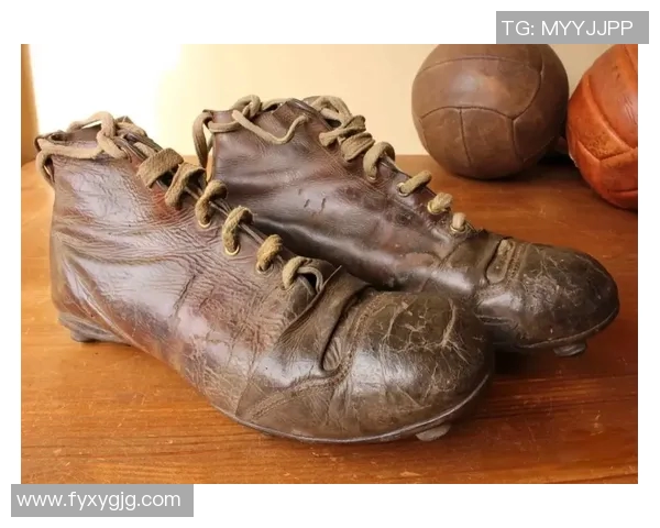 球星们常穿的顶级足球鞋款揭秘 让你了解他们的选择与偏好 球星们常穿的顶级足球鞋款揭秘 让你了解他们的选择与偏好